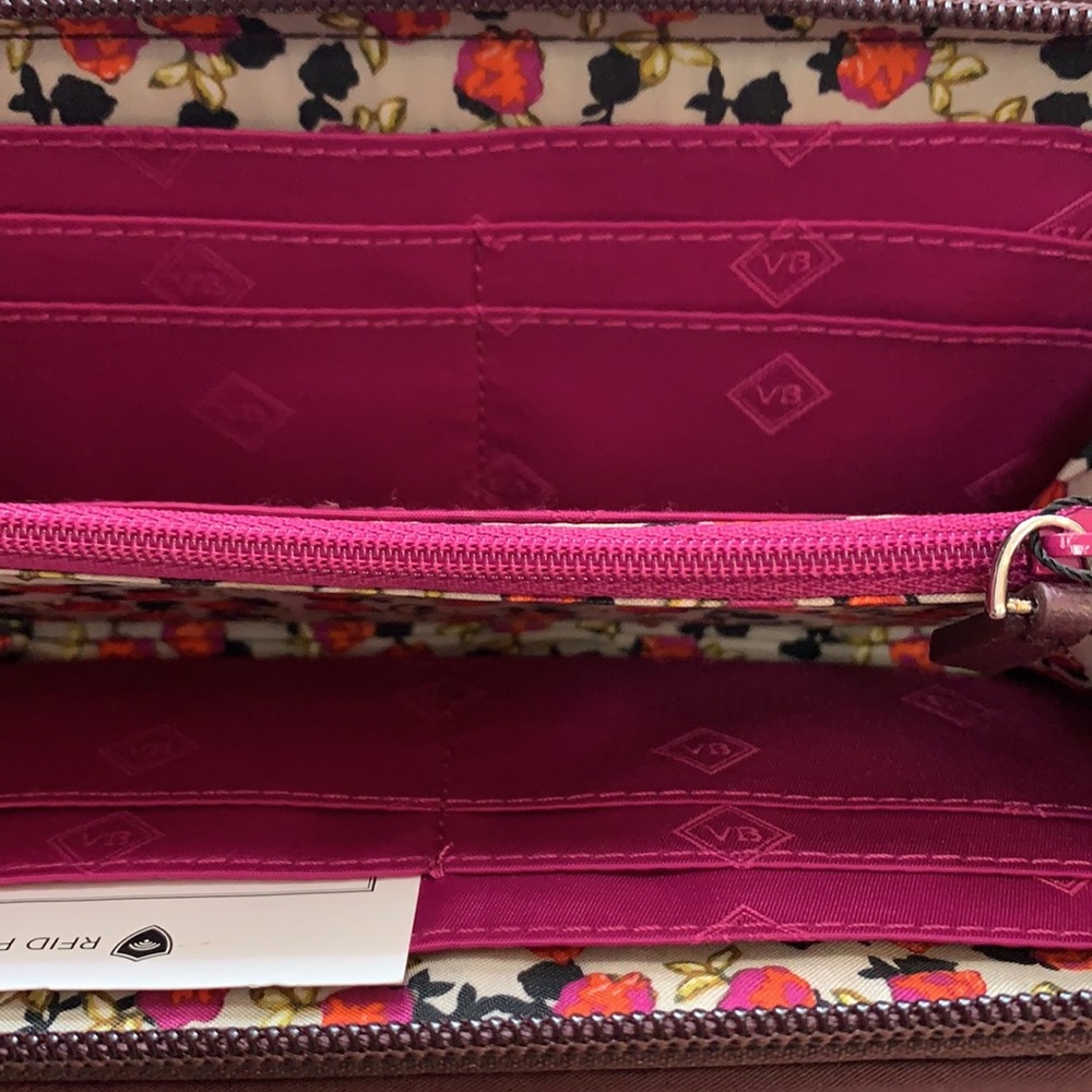 Vera Bradley Quilted Zip Wallet in Pink Orange Brown Pattern - Picture 3 of 6